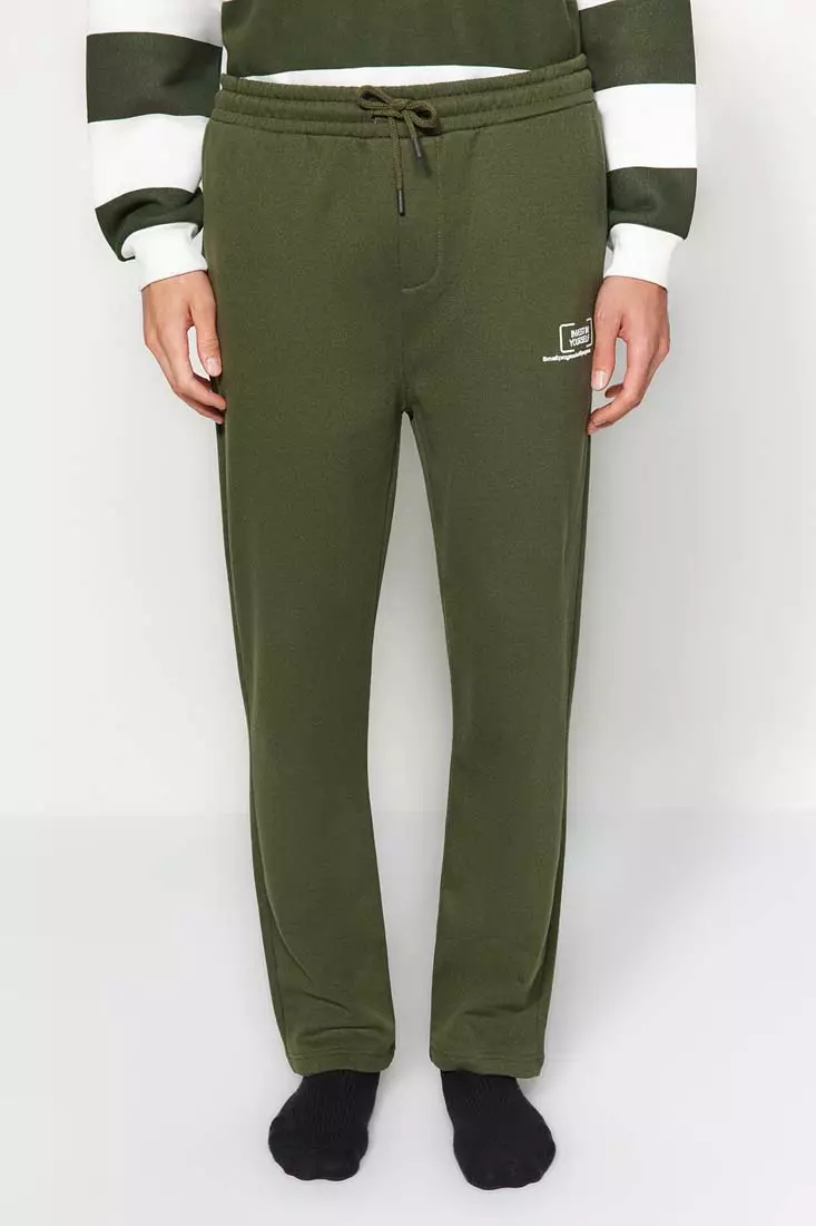 Fluffy sweatpants hotsell on the inside