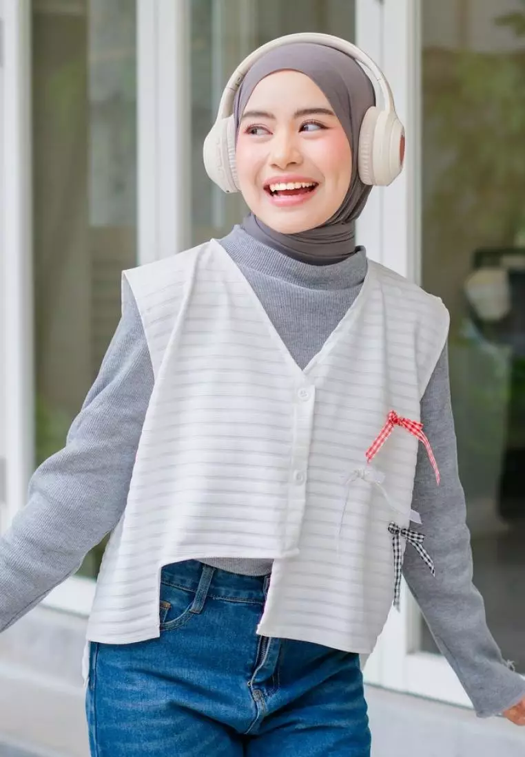 Button Vest With Ribbon - Broken White M19028 R31S2