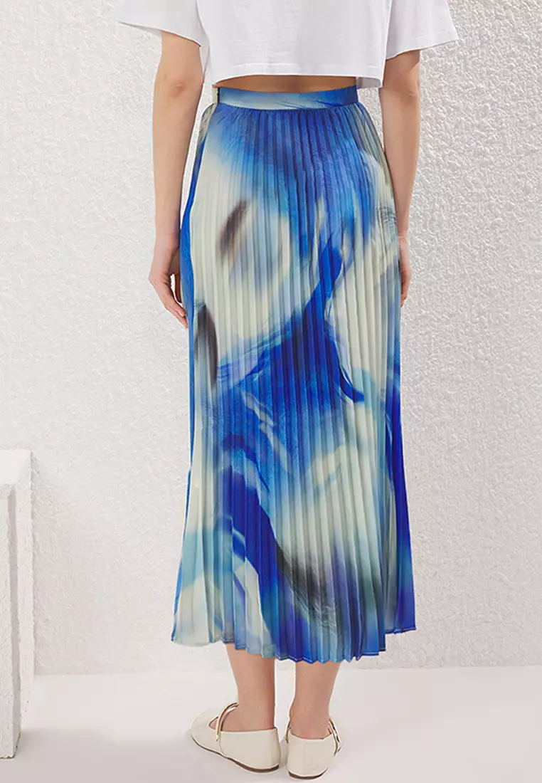 Blue Batik Patterned Pleated Midi Length Woven Skirt TWOSS25ET00167