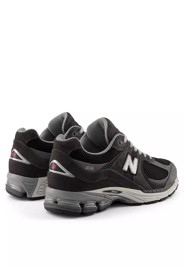 2002R Classic Lifestyle Shoes