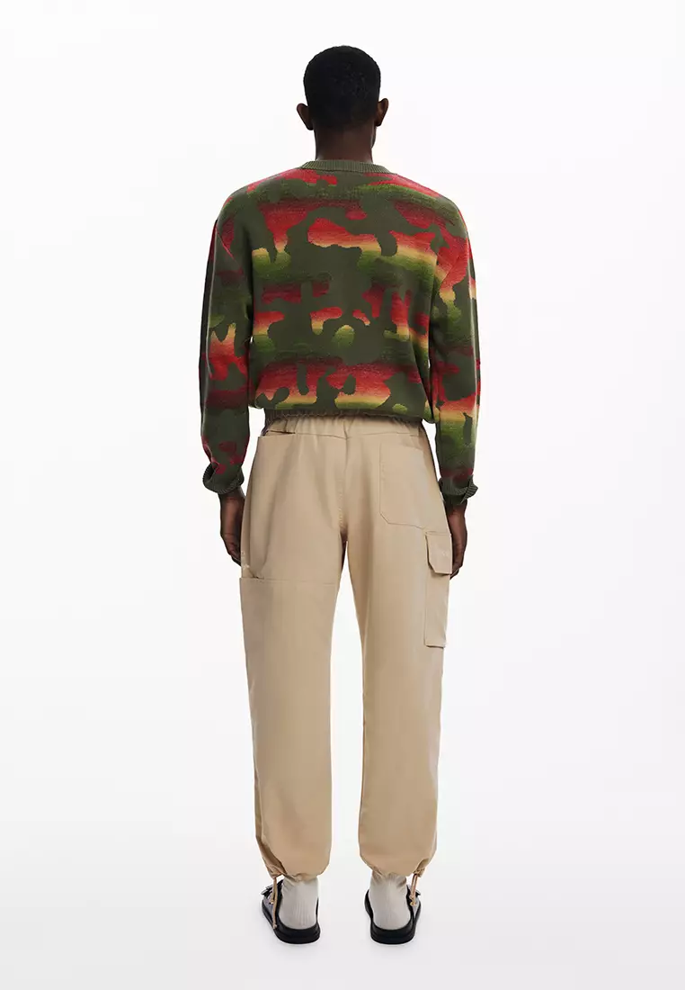 Adjustable cargo pants