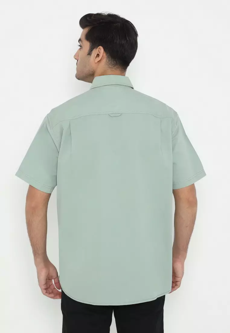 POLICE Kemeja Polos Cotton Kantong Dua Regular Fit Pria