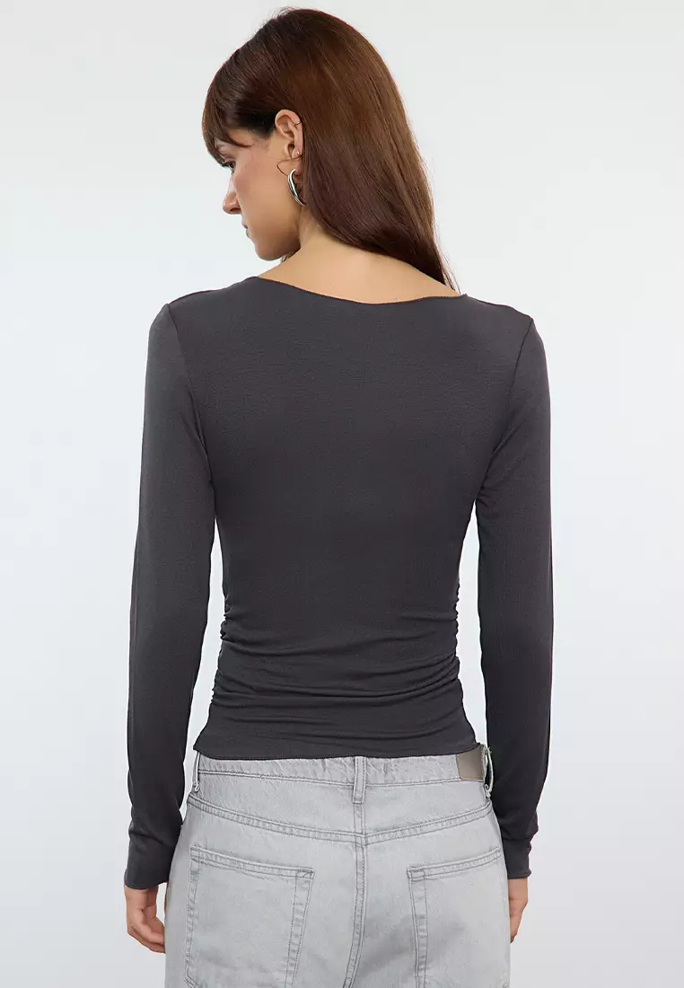 Long Sleeves Fitted Top