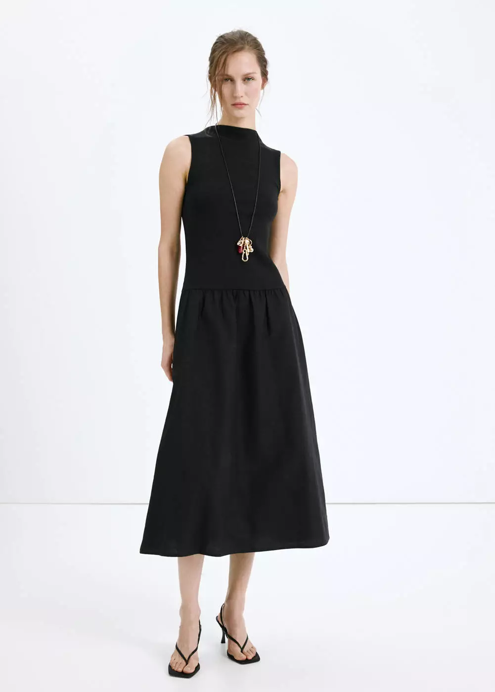 Gaun dengan bagian atas kontras