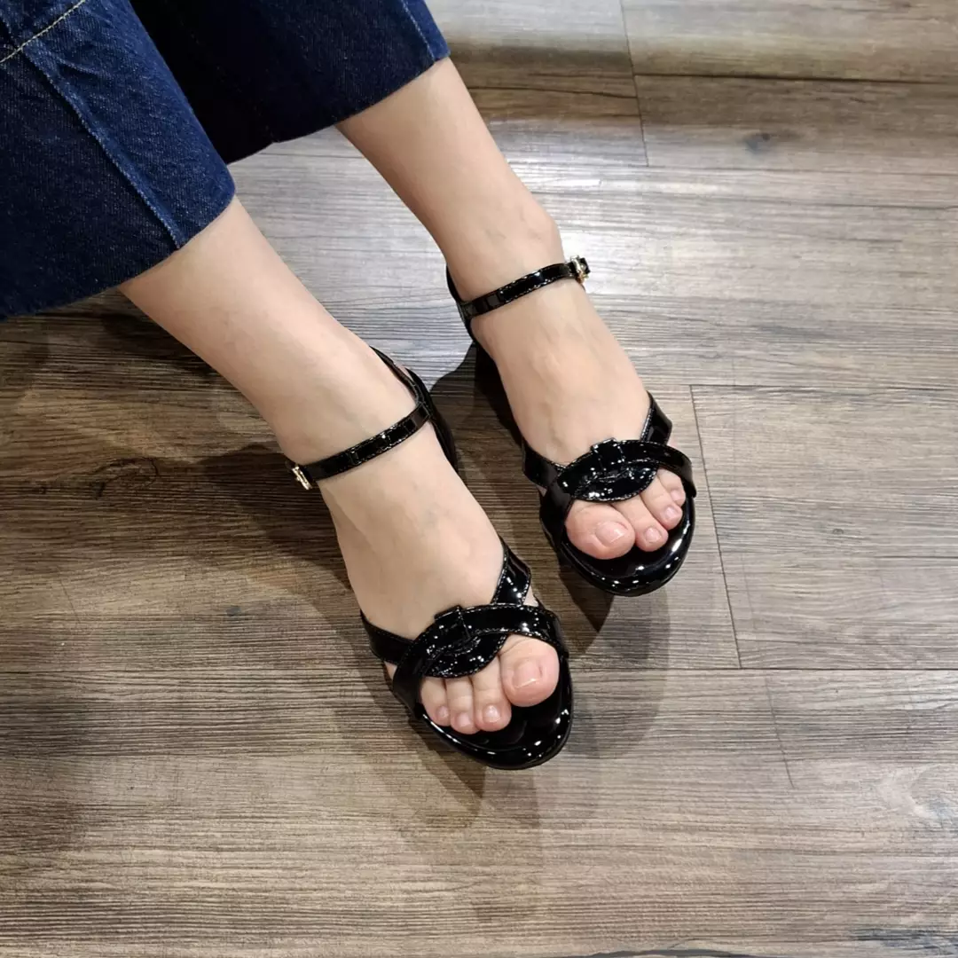 Heel Angel Black