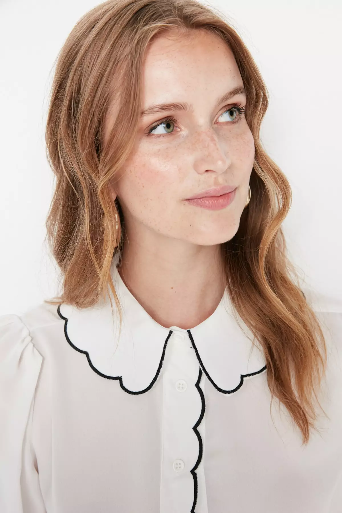 Scallop Trim Long Sleeves Blouse