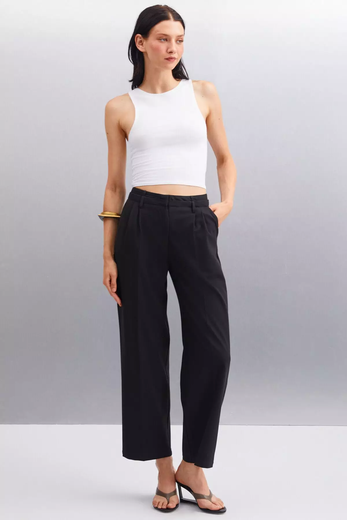 Hanne Crew Neck Crop Bustier