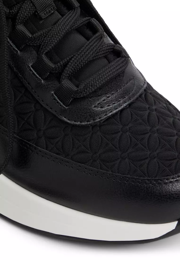 Quiltyn Sneakers