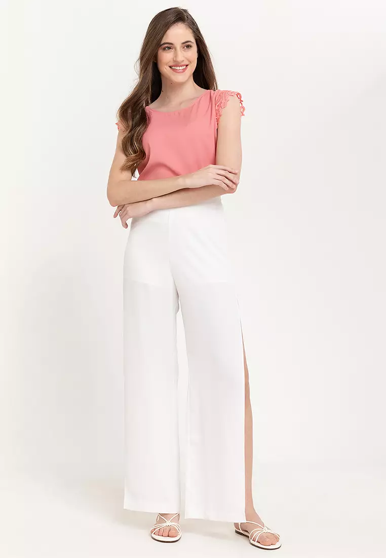 Carlsen Sleeveless Blouse With Lace Detail