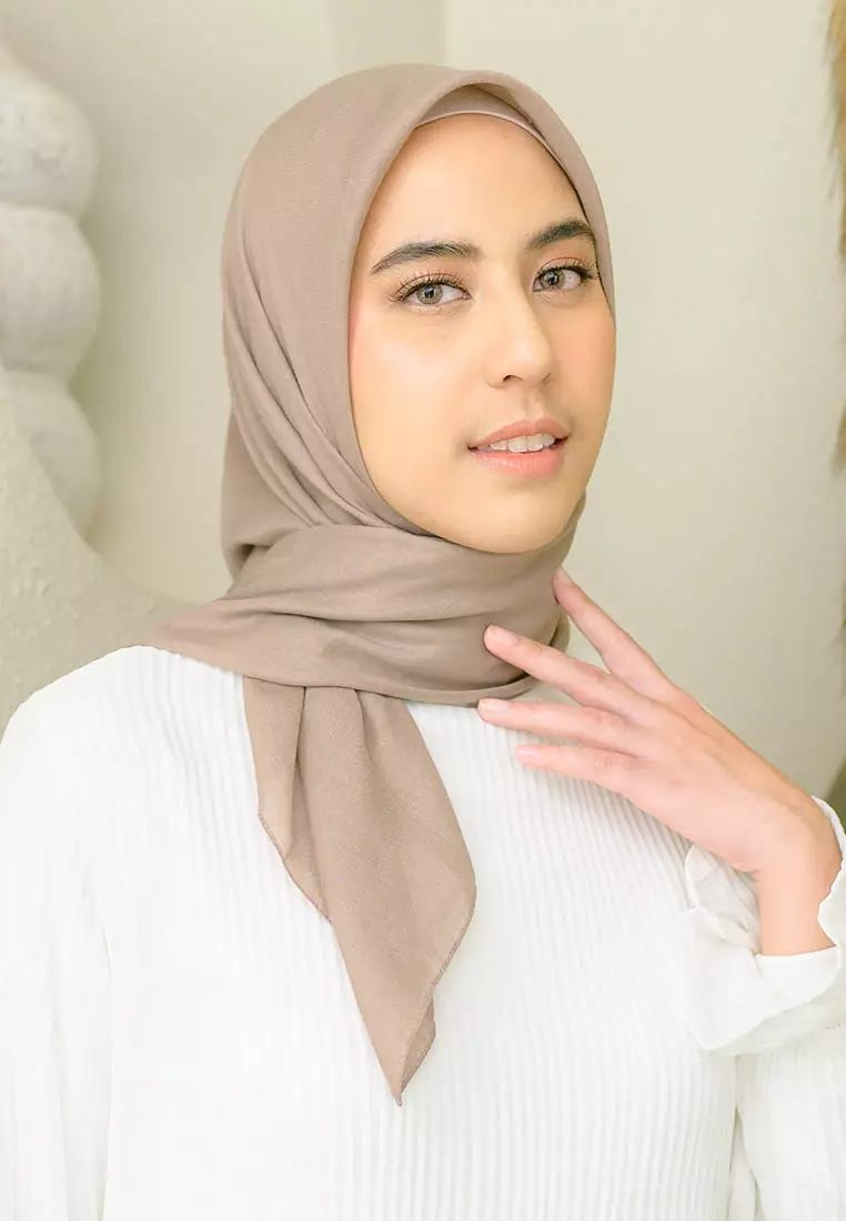 Theya Voal Square Milo NEW