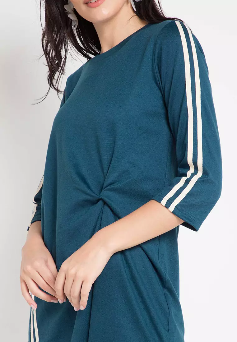 Sporty Dress With Variation Wrinkle