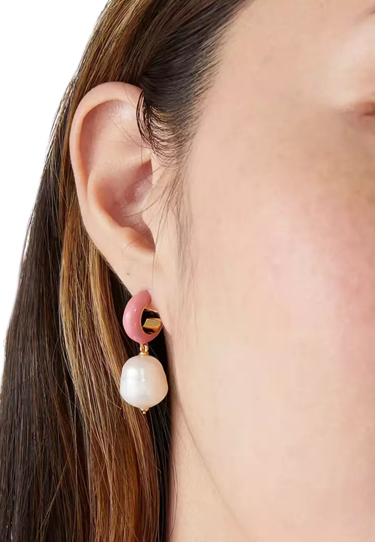 Candy Drops Enamel Pearl Drop Hug Earrings - Coral o0r00270