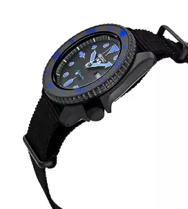Jam Tangan Pria Seiko 5 Sports SRPD81K1 SRPD81K1X1 Strap Nylon Black Color Men 5KX SKX Sports Style Automatic Black Dial Original Garansi Resmi