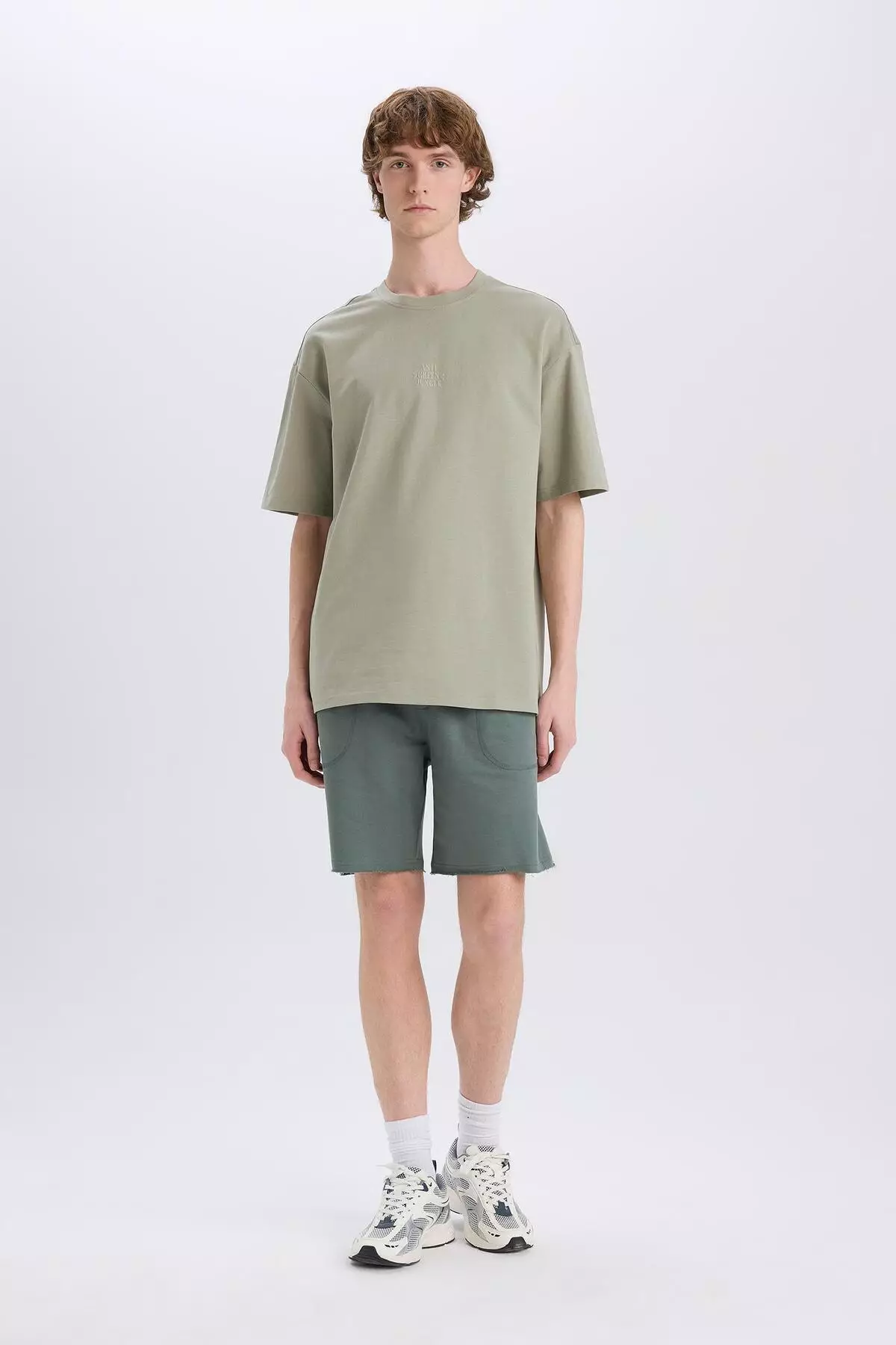 100% Cotton Slim Fit Slim Fit Narrow Leg Basic Plain Shorts with Pockets B8673Ax24Sm