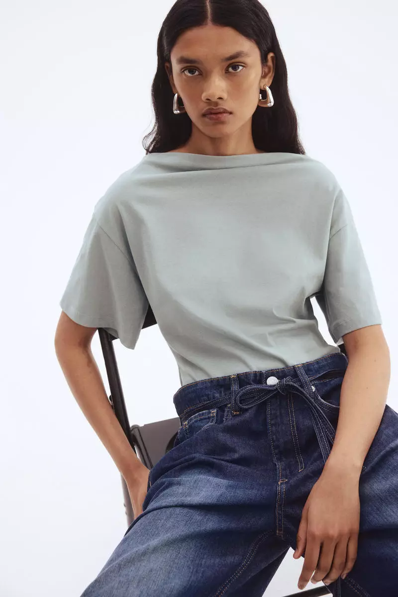 Boat-neck cotton top