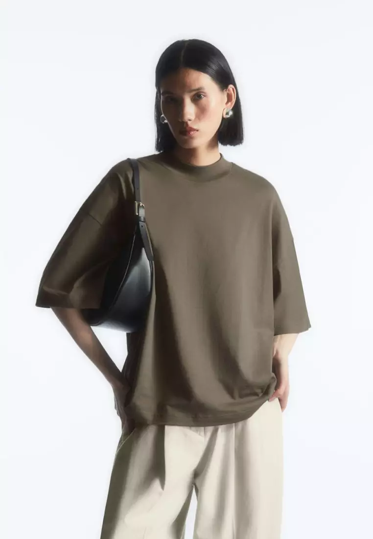 Volume shoulder deals t shirt