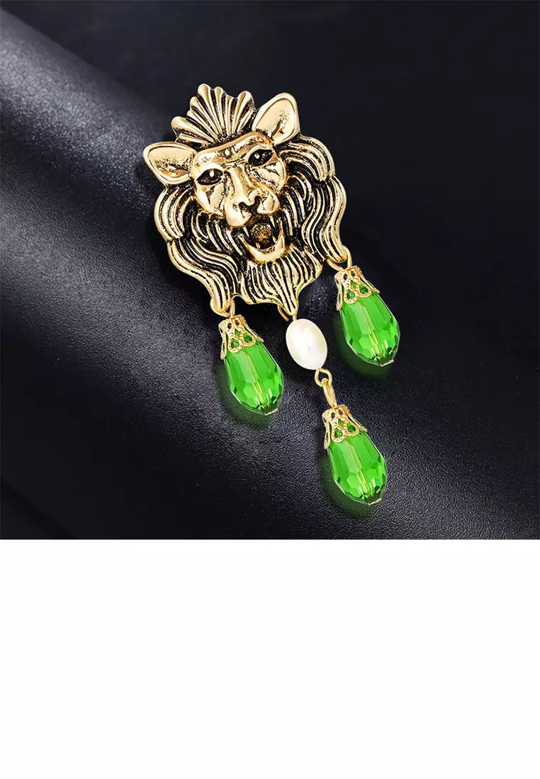 Gold lion outlet brooch