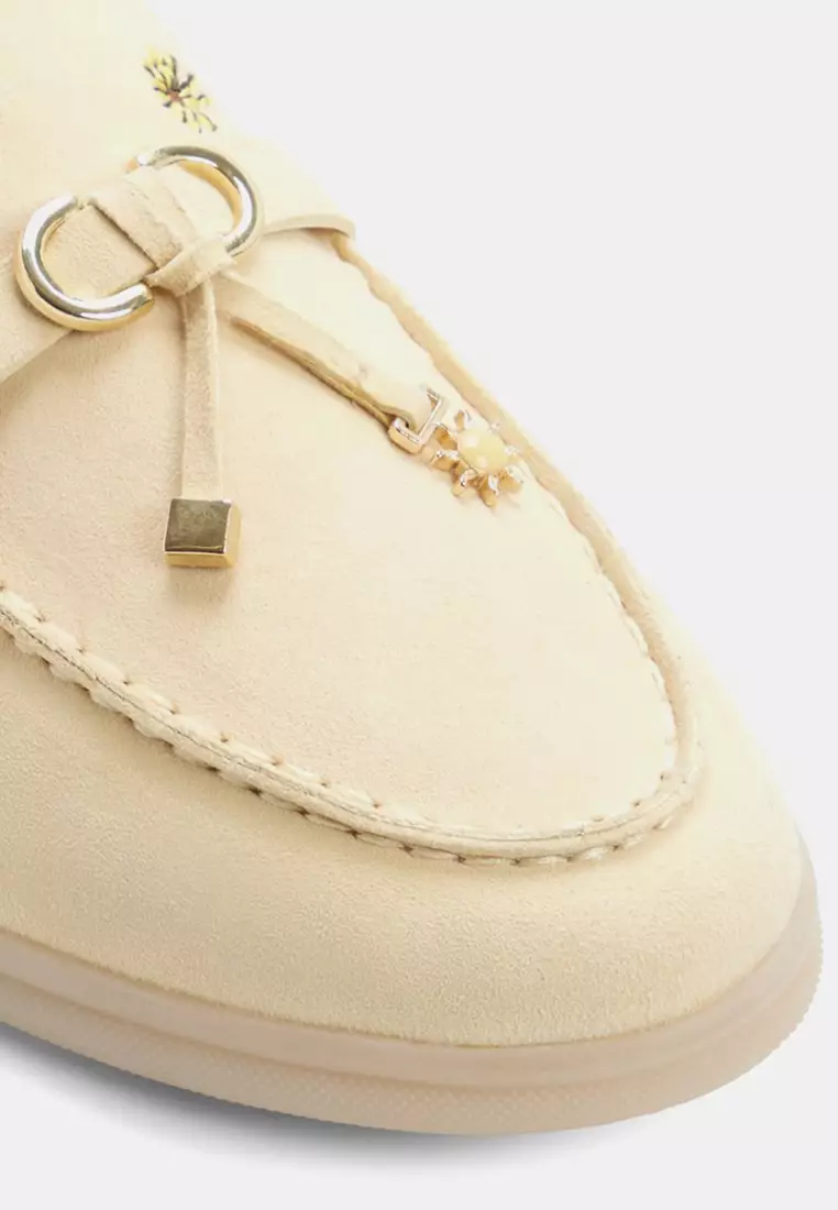 Creras-In Shoes