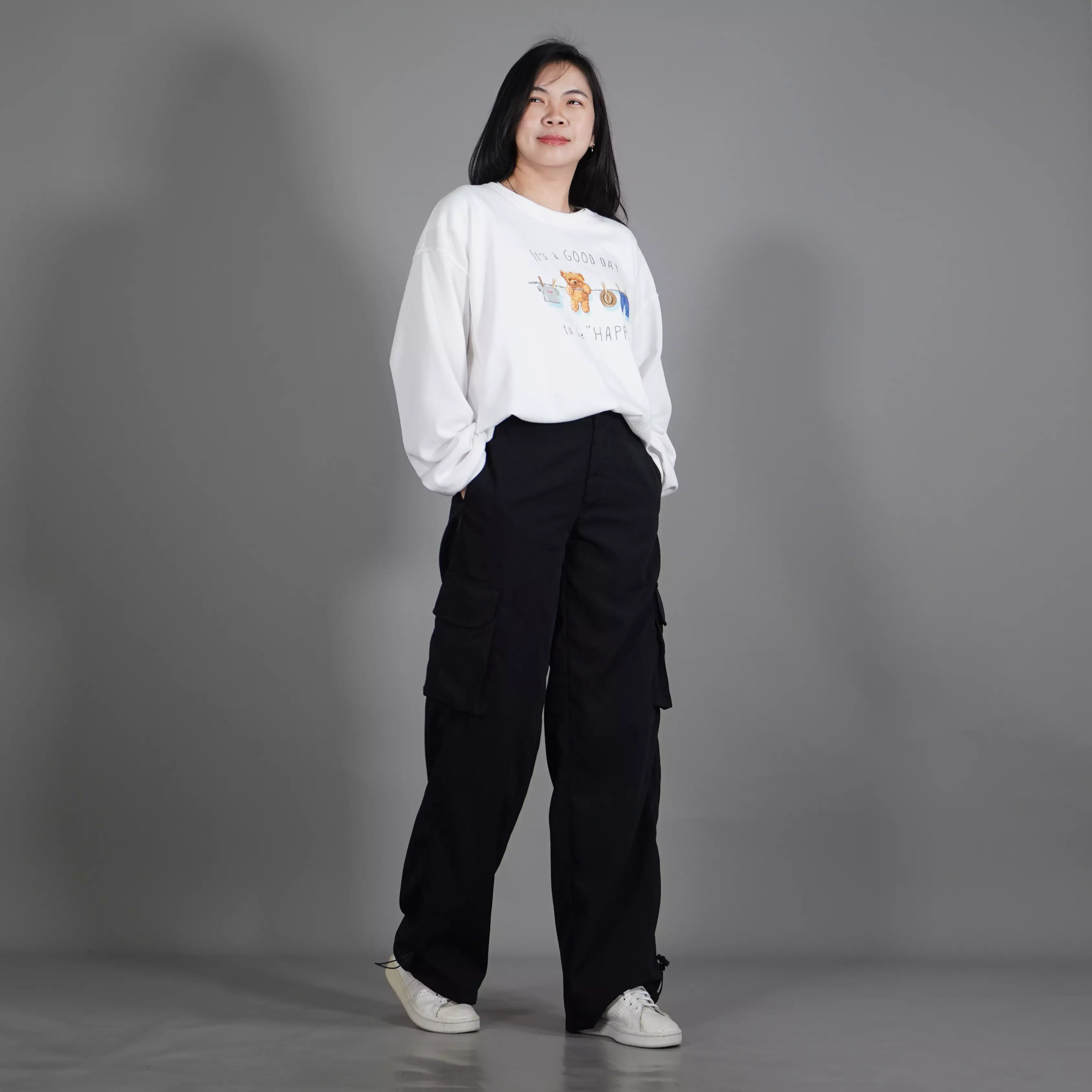 HAPPY Sweater Anime Crewneck Sweater Wanita Sweater Putih Sweater Hangat - Putih