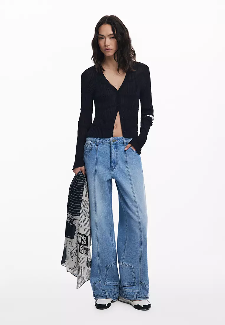 Rectangular newspaper scarf