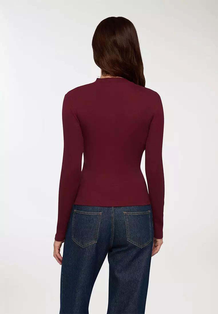 Woman Long-Sleeved T-Shirt