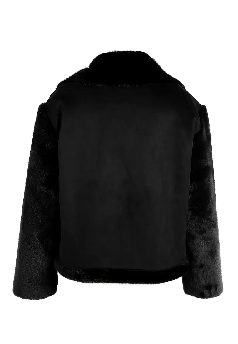 Jaket Bulu Palsu Warna Hitam