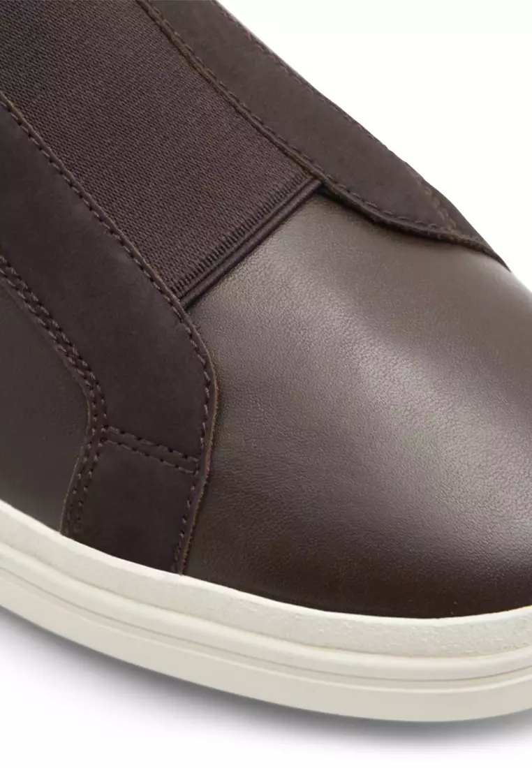 Aros Slip On Sneakers
