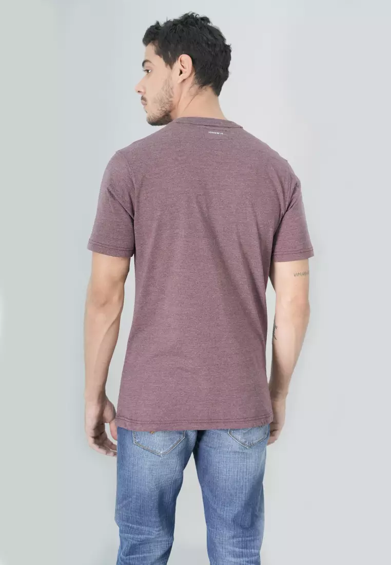 Johnwin - Kaos Essential Regular Fit Warna Maroon FTS.622.S484.08.C