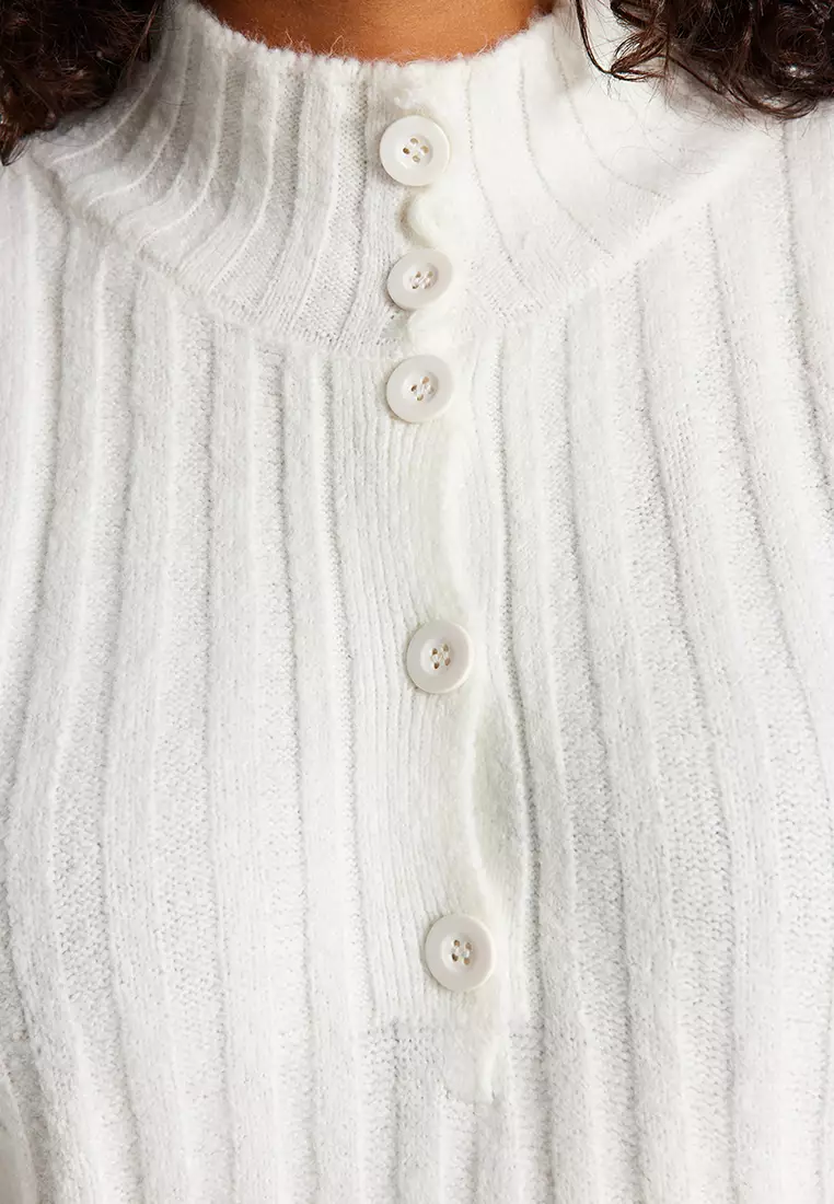 Plus Size Buttoned Knitwear Sweater