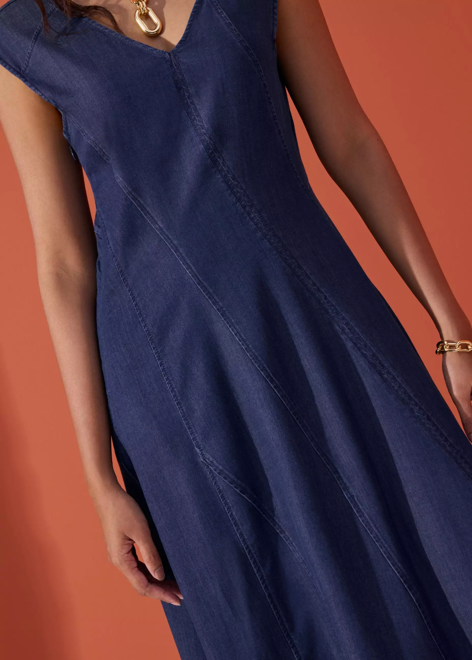 Dress Wanita - Chambray Panelled Cap Sleeve Fit & Flare Midi Dress