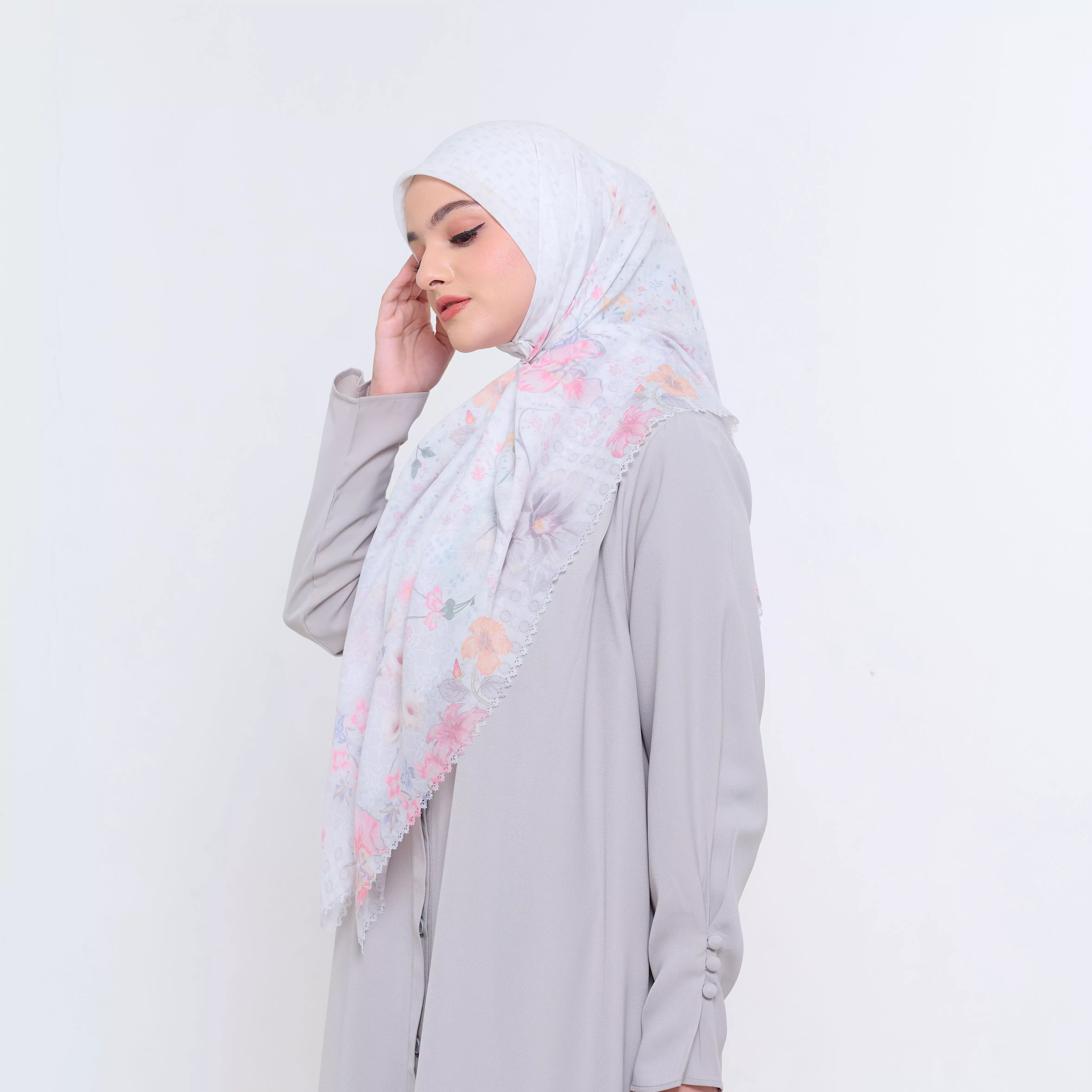 MFMW House Of Petals Scarf - Kerudung Segi Empat Premium Motif Bunga - Ivory White