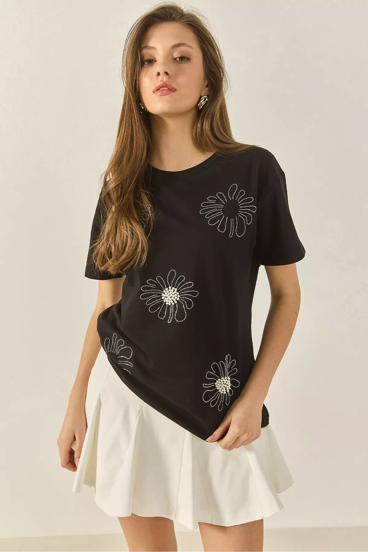 Women's Flower Motif Stone Bead Embroidered Regular Fit Cotton T-Shirt 8128 60283300