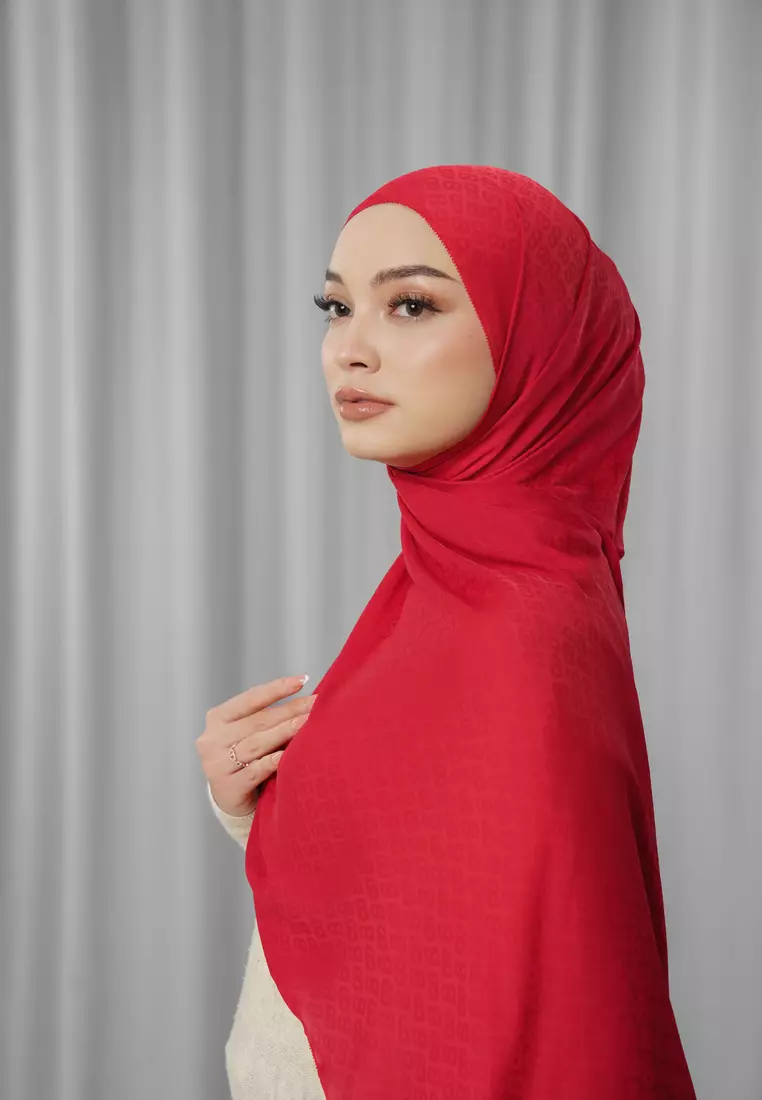 Tapis Satin Jacquard Shawl - Scarlet