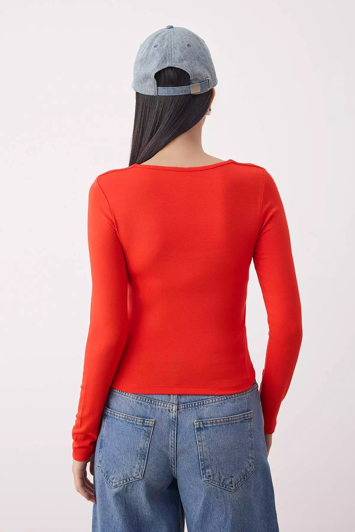 Red Square Collar Slim/Fits-A-Fits Knitted Blouse