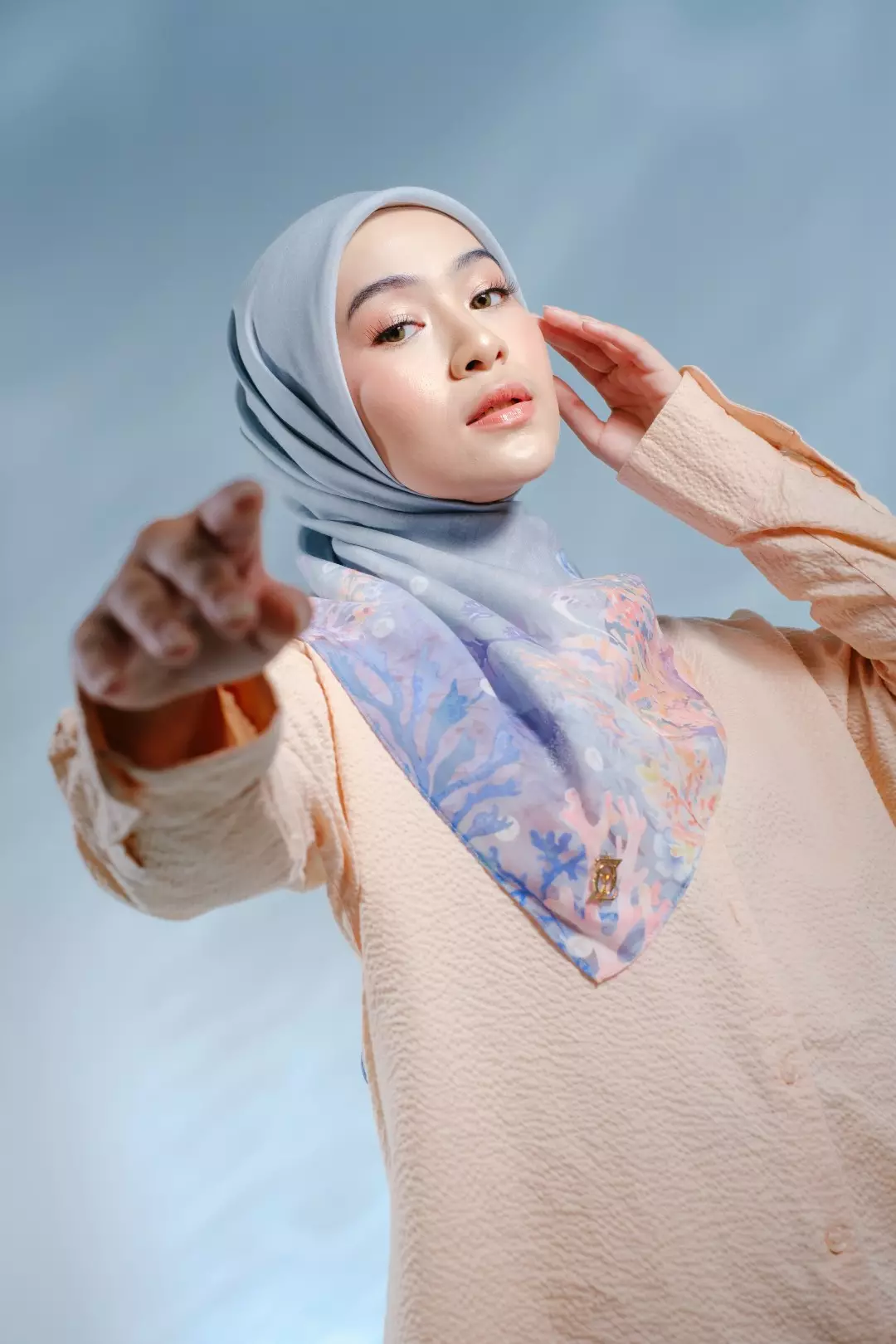 CORALINE  Scarf Oyster Grey - Kerudung Hijab Segiempat Motif With BOX - Bahan Nesla - Ukuran 115x115