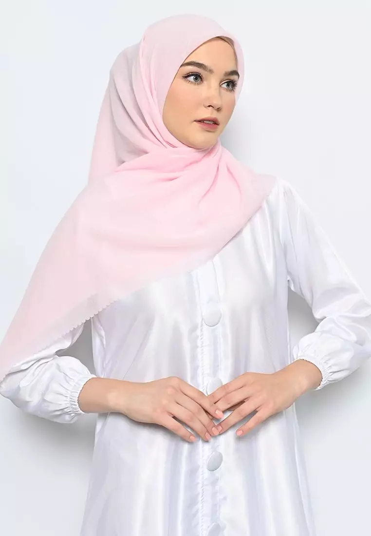 Hijab Segi Empat Voal Anabela Lasercut Baby Pink