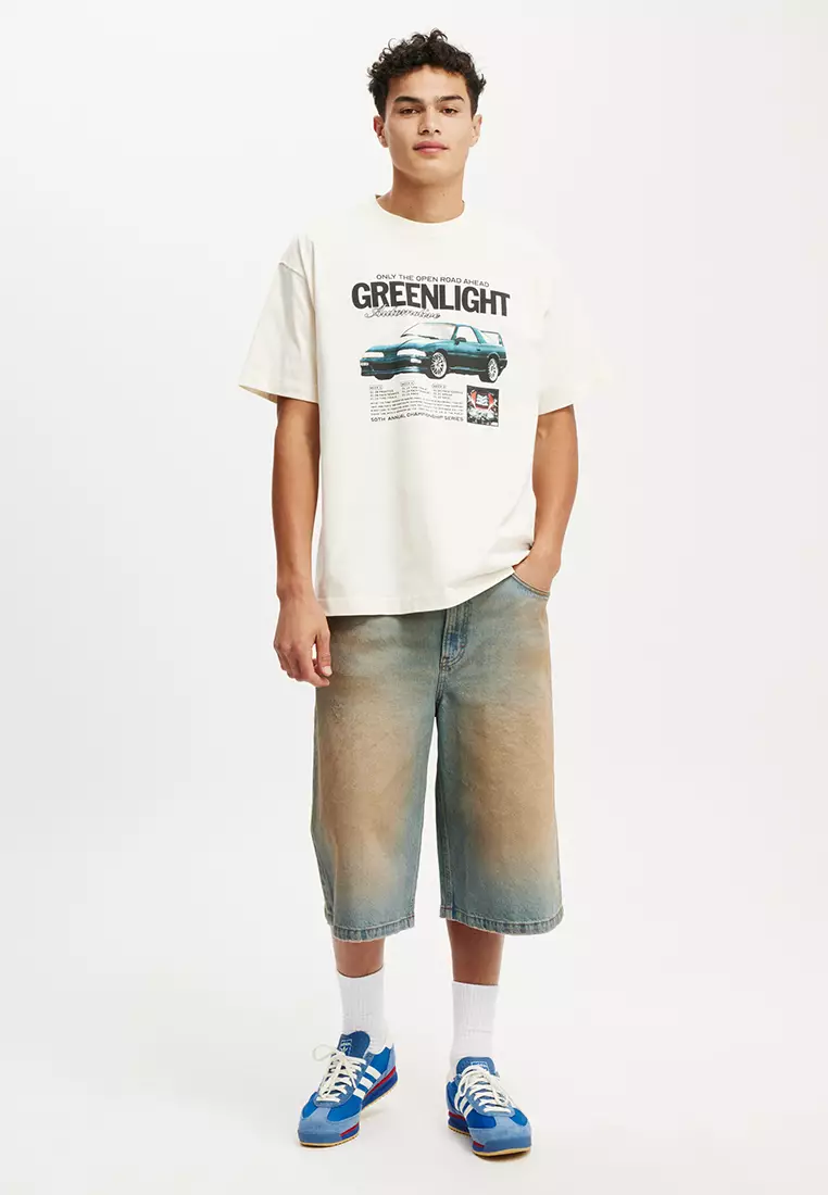Box Fit Graphic T-Shirt