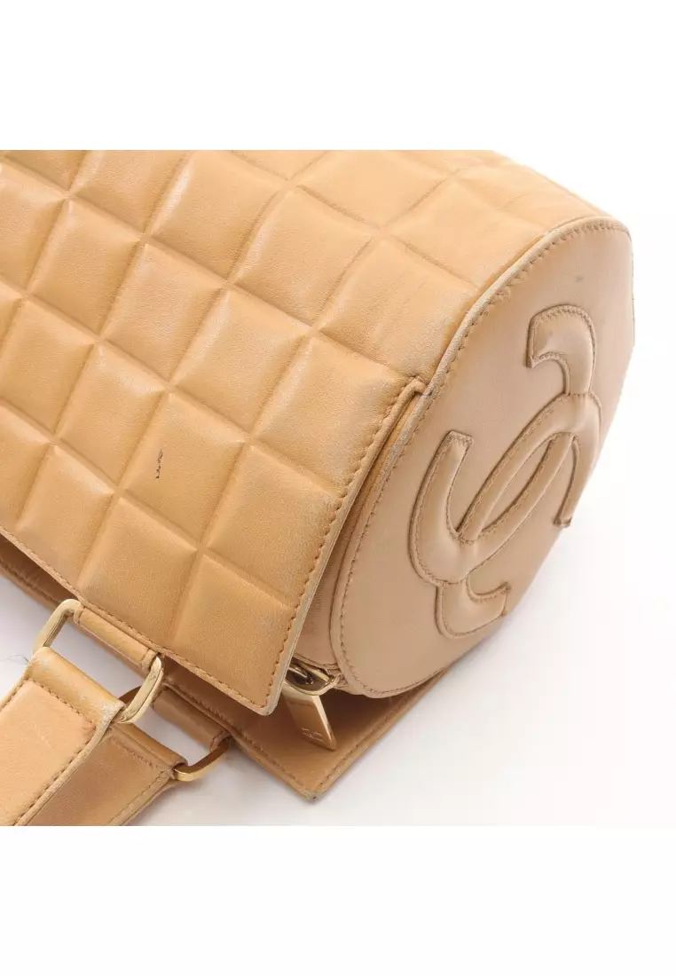 Pre-Loved Chanel chocolate bar Handbag leather beige gold hardware