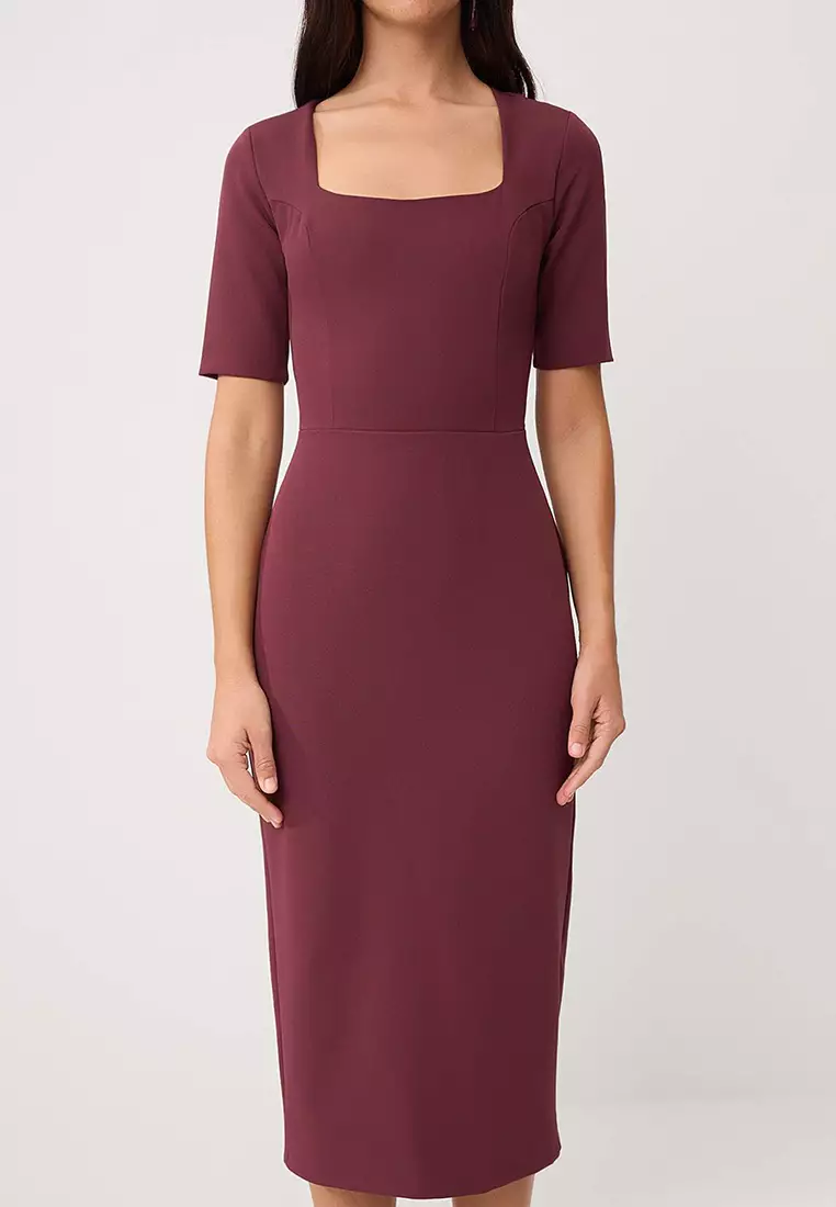 Plum Fitted Sleeveless Midi Stretchy Woven Dress Twoss26El336