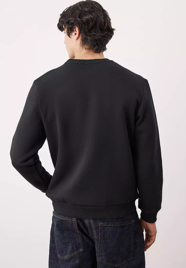 Black Regular Cut Crew Neck Thick/Inside Raised Sweatshirt
