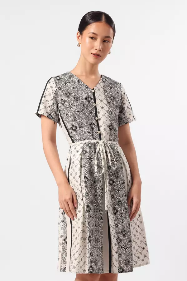 MINIMAL - Nirwasita - Dress Motif Kawung - Black Warna Black