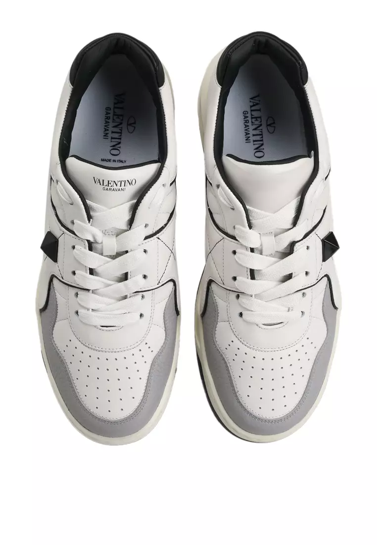 VALENTINO の靴♪ ★ LOW-TOP ONE STUD SNEAKER ★ Buy Valentino One Stud Low-Top Sneakers (ik) 2025 Online