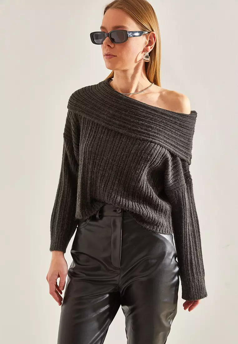 Women's Ruffle Collar Sweater