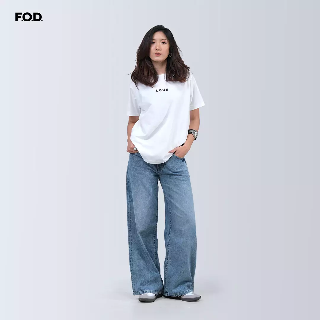 Kaos Wanita Love Offwhite