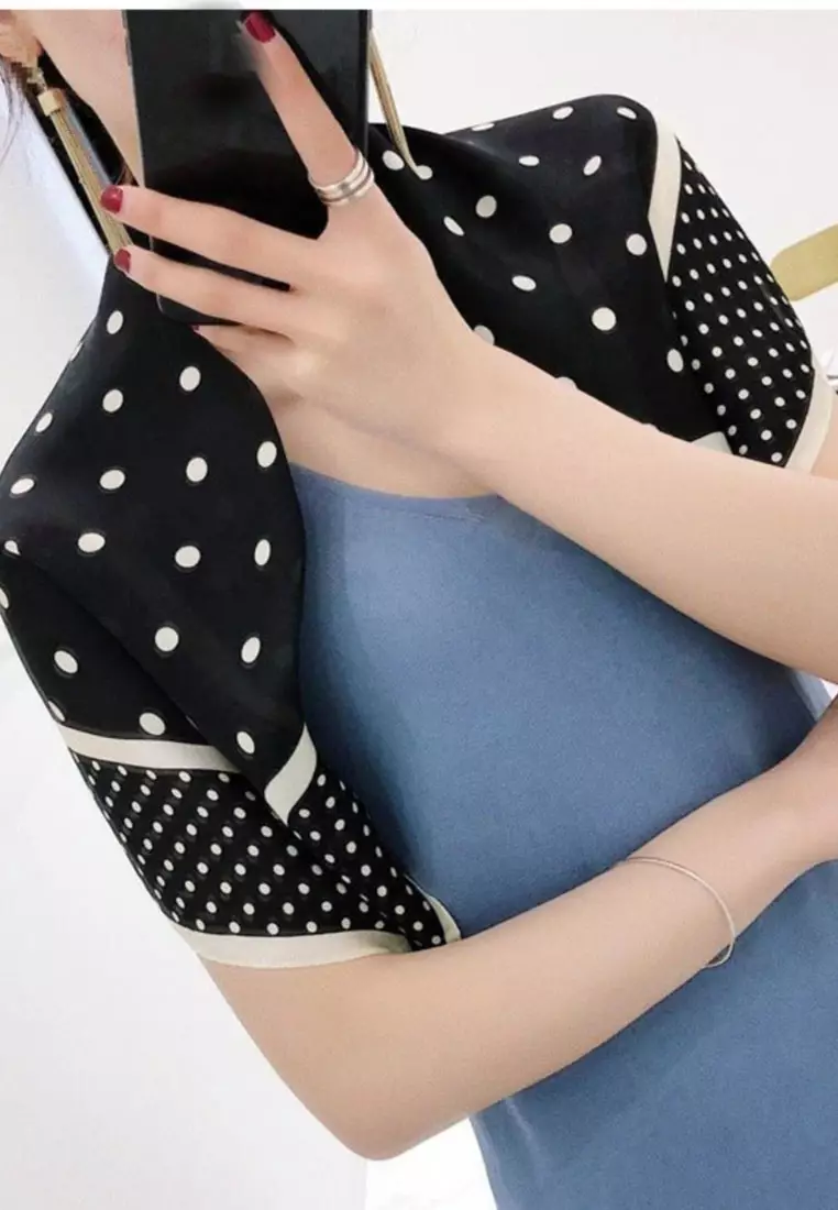 Aksesoris Scarf Polka Dot Print Motif Silky Square Satin Scarf Segi Empat Ukuran Kecil Black & White