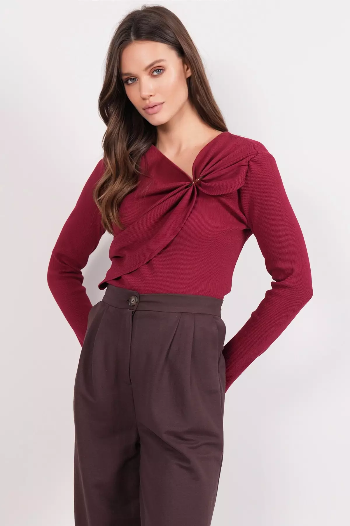 Women'S Burgundy Asymmetrical Neckline Accessory Detail Shirred Camisole Blouse Alc-X14357