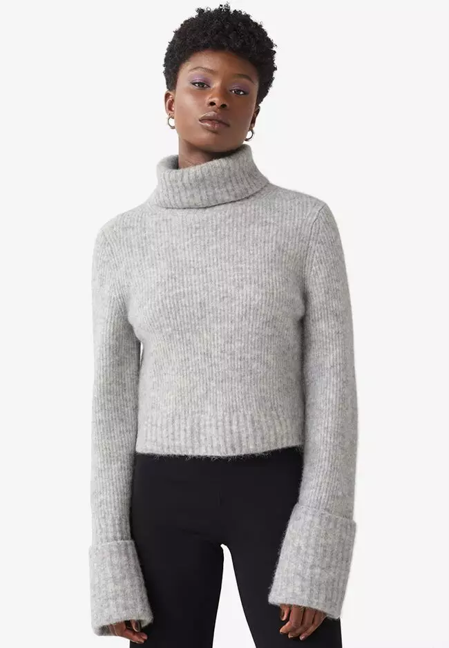 Fold online over turtleneck