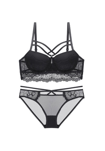 W.Excellence black Premium Black Lace Lingerie Set (Bra and Underwear) A9044US225B812GS_1