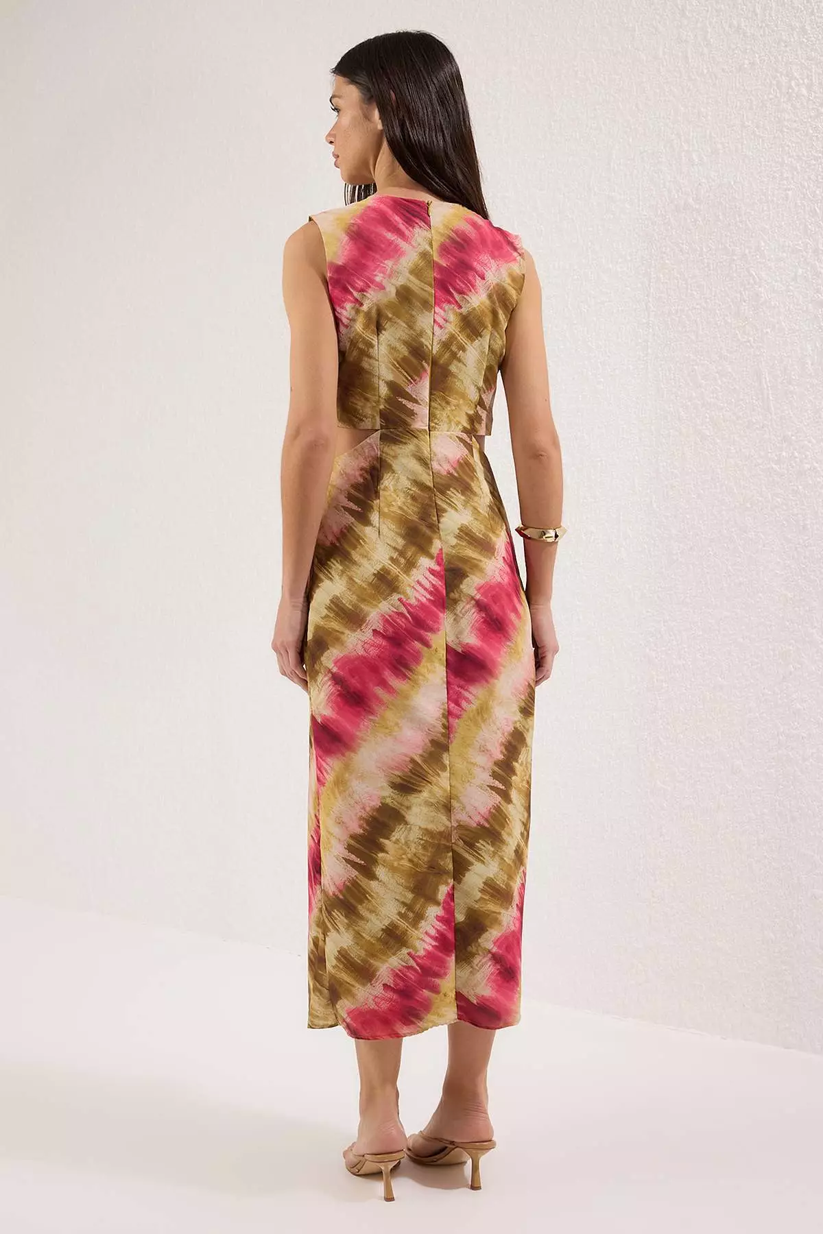Multicolored Abstract Patterned Waist Low Cut Maxi Dress