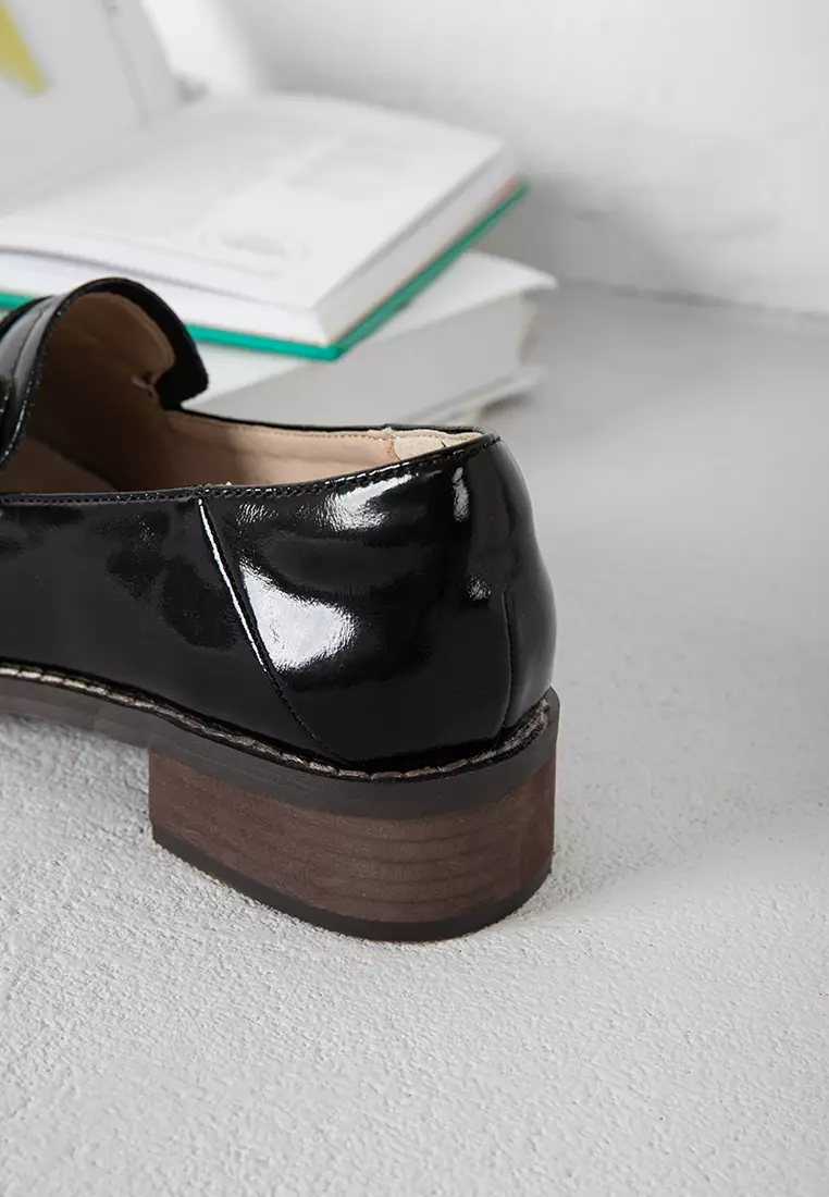 Buckle Strap Glossy Leather Loafers TH128-8